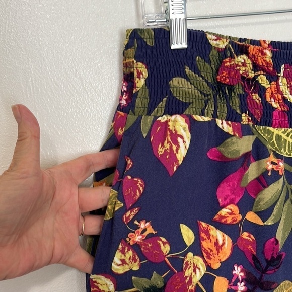 J. Jill Wide Leg Cropped Pant Women's S Blue Multi Tropical Smocked Waist - Picture 9 of 11